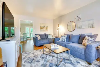 Image de Ideally Located High Point Condo with Patio!