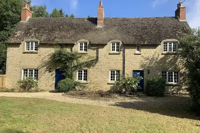 Image de Charming cotswold stone cottage - child and dog friendly