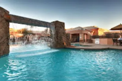 Image de 18 min walk from Hilton Vacation Scottdale Villa Mirage to Waste Management