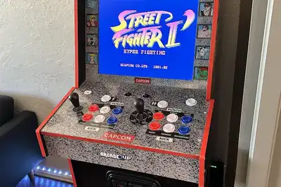 Image de 420Friendly HotTub Arcade Home