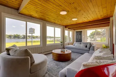 Image de Waterfront Barrington Estate with Hot Tub!