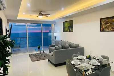 Impressive oceanview condo. Floor 15; pool, sauna & jacuzzi.