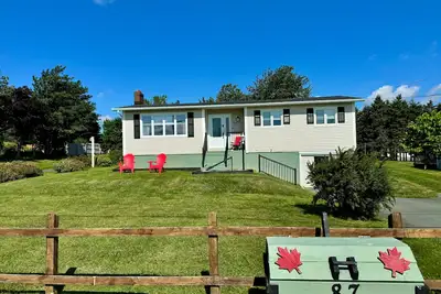 Image de Relax with the whole family at this quiet and peaceful getaway cottage.