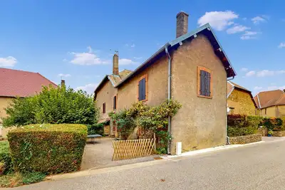 Image de Bel appartement à Trouvans avec WiFi