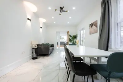 Image de Spacious 6br Cardiff home