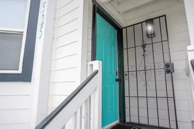 Image de ☆ Stylish Private Victorian Unit minutes from Sf ☆