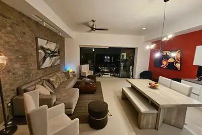 Image de Two Bedrooms, Two Blocks From The Beach