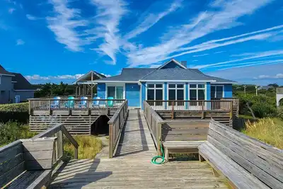 Image de Marvel at the spectacular ocean views in this Outer Banks rental!