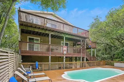 Image de Enjoy a \"No Worry\" vacation in a private, treed Obx spot!