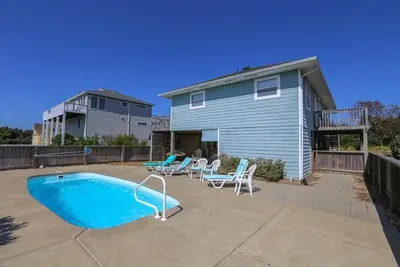 Image de AquaDuck - Oceanside home in Duck with an easy walk to the ocean and sound!