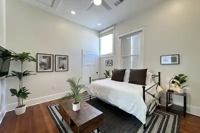 Image de Natural Historic New Orleans Home 7 Mins to Fq!