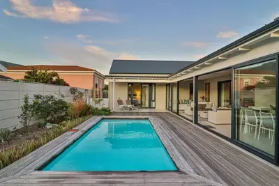 Image de Champagne Air Luxury Villa with pool, pet friendly
