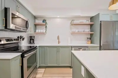 Image de 2br 2ba Creekside Hideaway | Walk to Lift | Free Parking