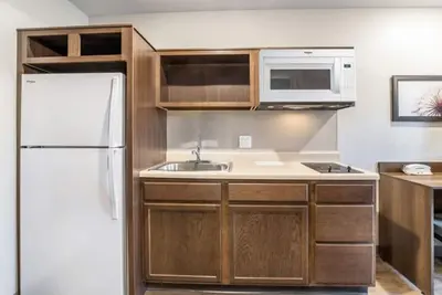 Image de Your Home Away from Home! Full Kitchen, Pet-friendly, Free Parking!