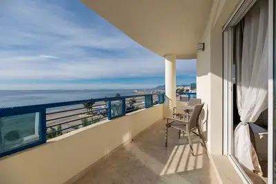 Image de Appartement \"Marbella Playa\" avec vue sur la mer, piscine partagée et Wi-Fi