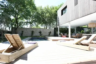 Image de Maison d'architecte décorée avec soin. Au calme et bien équipée.