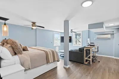 Image de Something Blue- Down \/ 1001 W. Beach Drive- Coastal Vacation Resorts