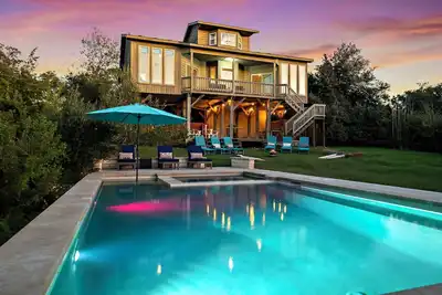 Image de Best Sunset in Tx ~Luxury Getaway~ Heated Jacuzzi