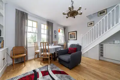 Image de Lovely 3 Bdr apartment w/free parking and garden