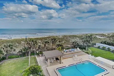 Image de Cozy Pet Friendly Condo + Amazing Ocean Views!