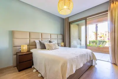 Image de Vue Piscine Avec Jardin à Prestigia