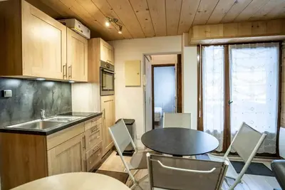 Image de 2ème étage, balcon, parking, télévision, casier à ski, 21m², Châtel