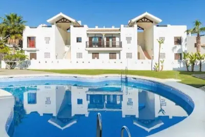 Image de Superbe appartement à proximité du golf et de la mer. La région est magnifique.