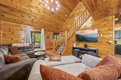 Image de TreetopCabin with Step-Free Entrance in Smoky Mountains Gatlinburg Pigeon Forge
