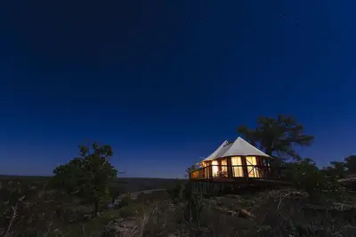 Image de Luxury Safari Tents on 96 acres in the Texas Hill Country