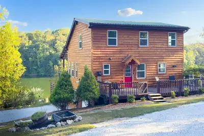 Image de A Quiet Retreat on the Shore of Watts Bar Lake - Dog Friendly with Lake Access!