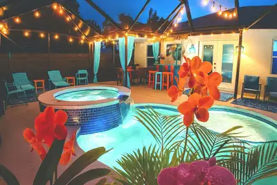 Image de Romantic Getaway! Heated pool, Tiki bar, hot tub. Central Beaches, Downtown/pets Ok