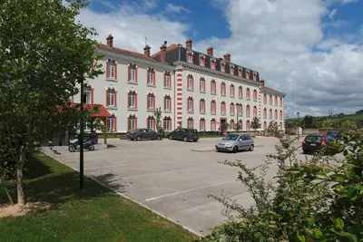 Image de Cozy Apt w\/ Kitchen + Free Wi-Fi! On-Site Parking