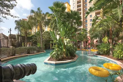 Image de 3 Bedroom Deluxe Condo, Sleeps 10, Kitchen, on Disney Prop, Bonnet Creek Resort!