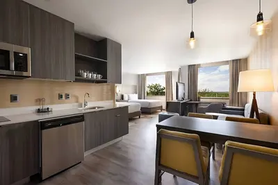 Image de Enjoy a Hassle-free Stay! 4 Convenient Units, Free Breakfast & Parking, Pool