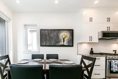 Image de Charming and bright Townhouse near Lanford Lake
