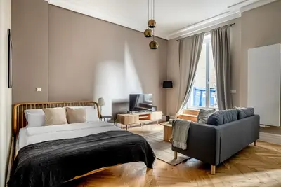 Image de Superb Kreuzberg Studio, nr Viktoria Park, by Blueground