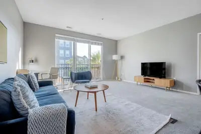 Image de Sunlit Santana Row 2br w/ Gym & Pool, nr highways, by Blueground