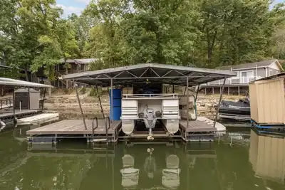 Image de Loto Breeze 2 - Lakefront in protected cove!