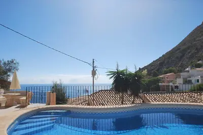 Belle maison   avec vue imprenable sur la mer et piscine privée