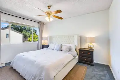 Image de Cozy Modern Townhome