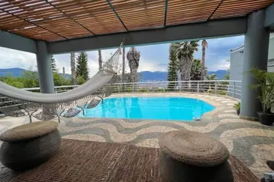 Image de MansiĂłn MedellĂn 680 m2 con Piscina y Sala de Vapor