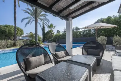 Villa \"Mike\" avec piscine privée et Wi-Fi