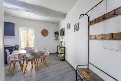 Image de Lovely vacation home Logis du roussillon