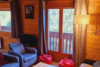 Image de Chalet à Montalbert: 3 Chambres, Mezzanine, Cheminée, Cuisine Équipée, Parking