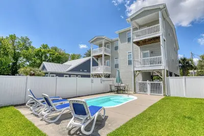 Image de Spacious 4 Bedroom, 3. 5 Bath Garden City Beach Home with Private Pool