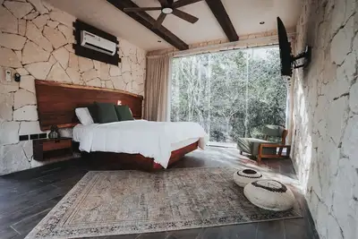 Image de Tulum Jungle Villa 2br and 2 Sofas in Living Room, complete with full bathrooms!