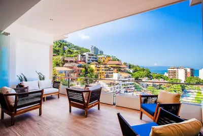 Image de Oceanview Elegance | Soho Pv 2br