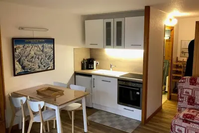 Image de 300m du centre station, 2ème étage, balcon, parking, télévision, casier à ski, 28m², Châtel