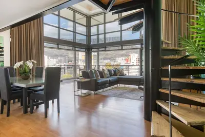 Image de Always Power Soho City Retreat Split level Apartment with Table Mountain View