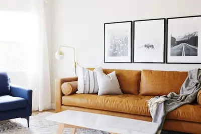 Image de Renovated Downtown Private Home with tranquil backyard, fully fenced